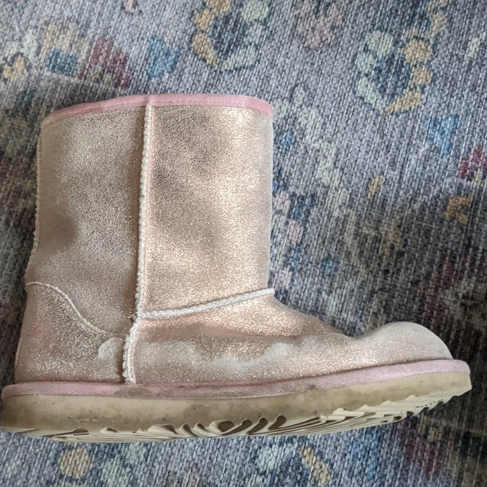 Ugg | Kid's Classic II Metallic Glitter Boots In Pink
